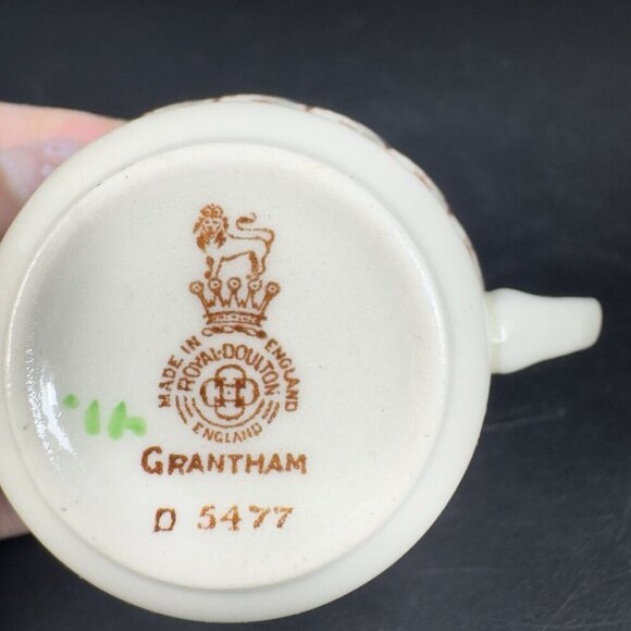 Vintage Royal Doulton Grantham Demitasse Teacup Saucer Set Porcelain England VTG - Picture 4 of 13
